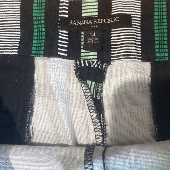 Striped Banana Republic Shorts - Picture 3 of 3
